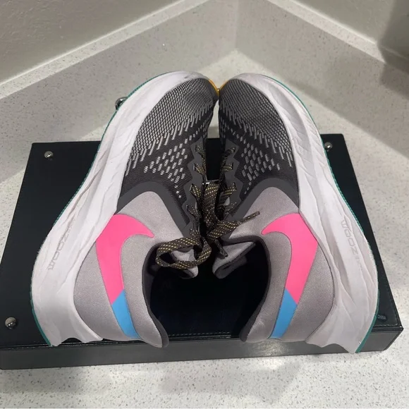 💕Sold💕Nike Zoom Women’s Sneakers - Picture 5 of 9